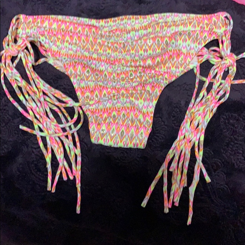 Two piece bathing suit scrunch back